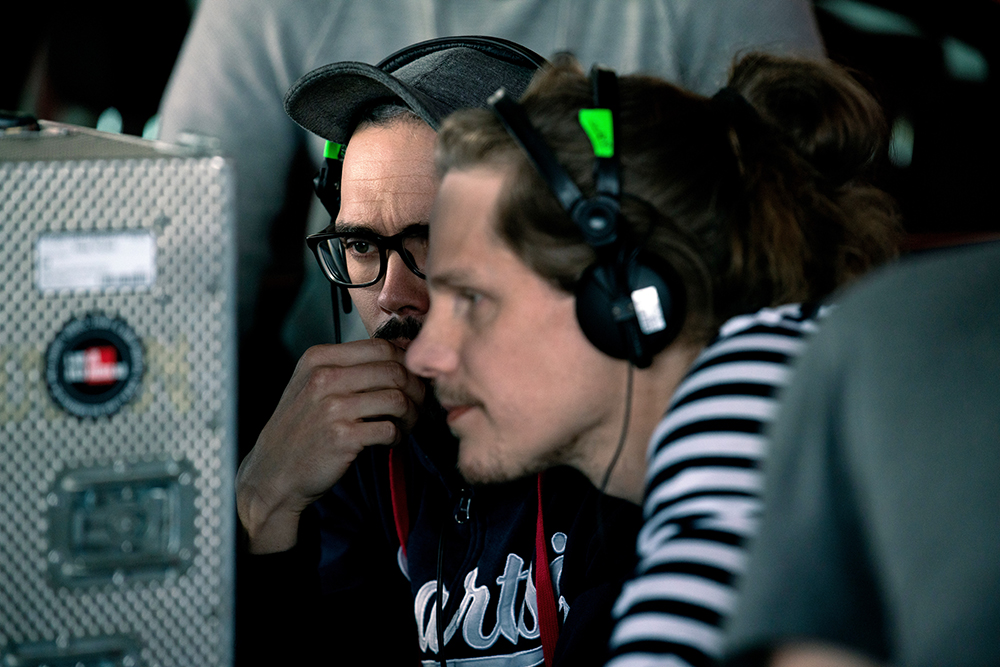 Tord Danielsson och Oskar Mellander under inspelningen av skräckfilmen