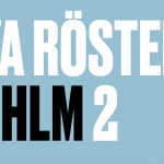 Syntolkning: Bild med texten NYA RÖSTER STHLM 2.